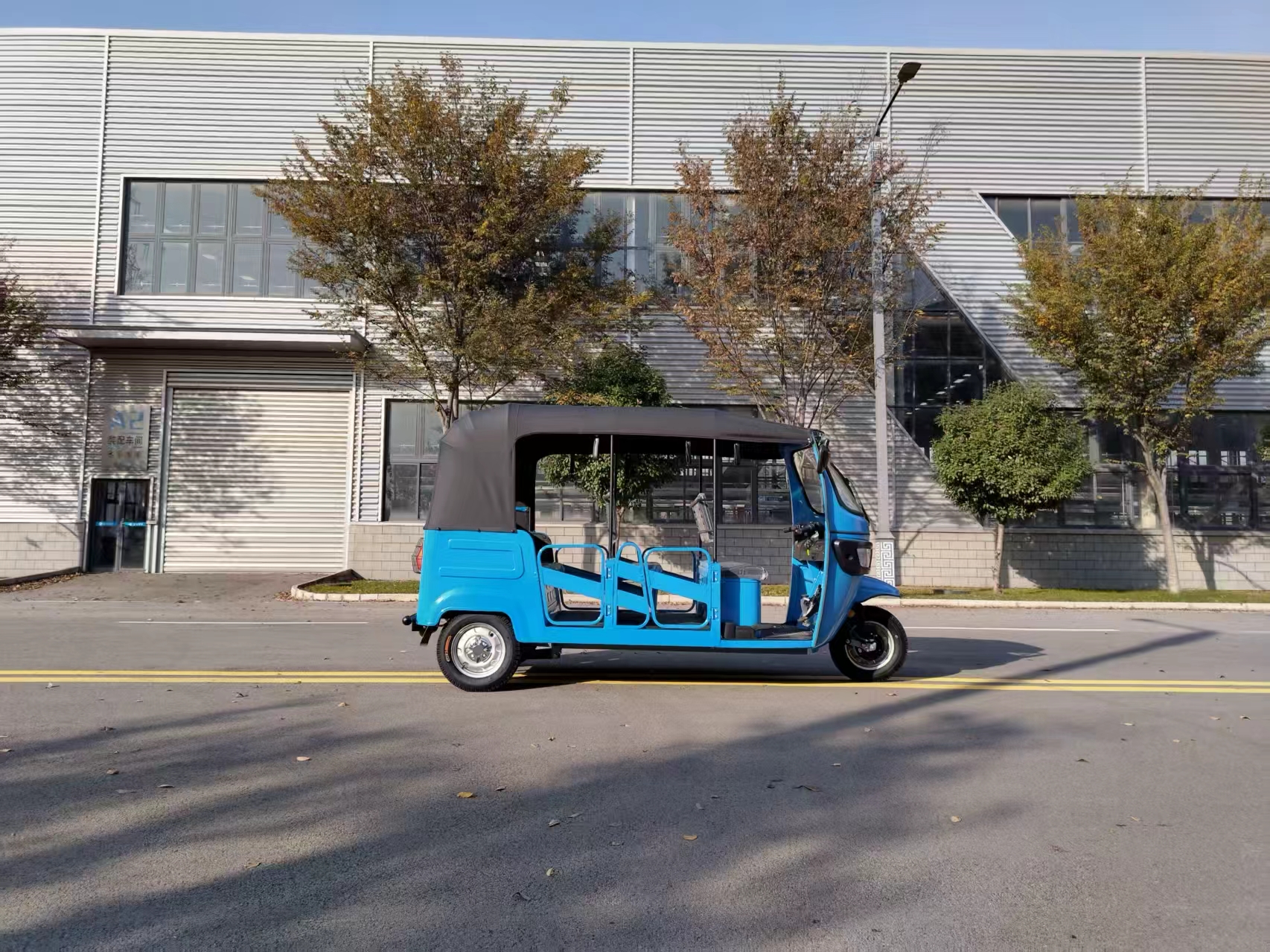 DJ-4-Seater Tuk-Tuk